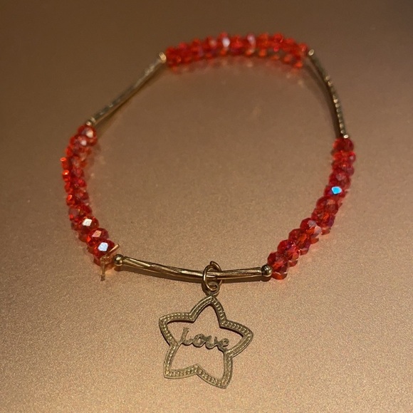 “Love” Star Dainty Stretch Bracelet - Picture 5 of 5